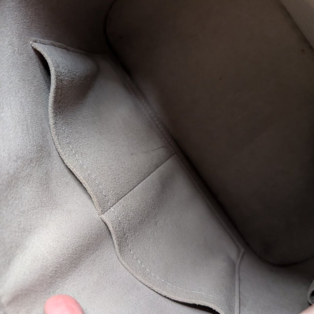 Louis Vuitton Alma Handbag - Picture 14 of 14